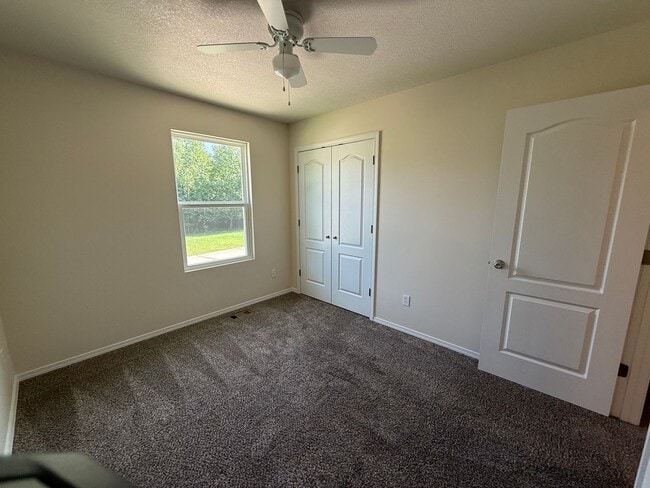 Building Photo - Beautiful 4 Bedroom!