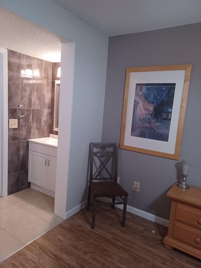 Building Photo - Preserves at River's Edge