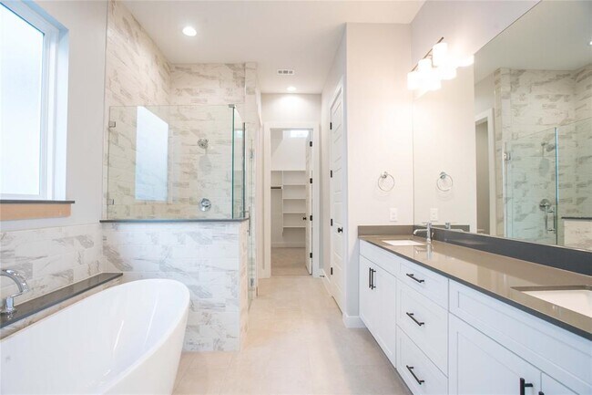 Building Photo - 3022 Sunridge Dr