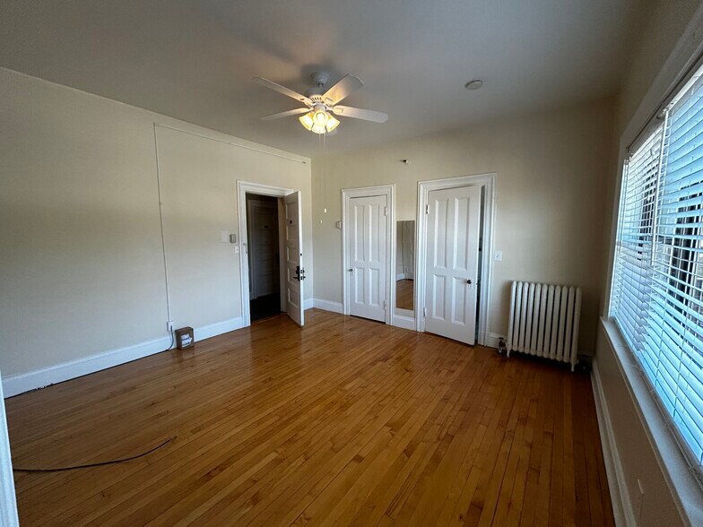 Building Photo - 1470 Beacon St