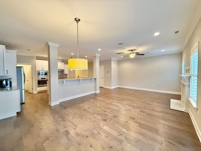 Building Photo - 1019 Monmouth Loop