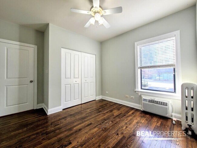 Building Photo - 1 bedroom in CHICAGO IL 60613