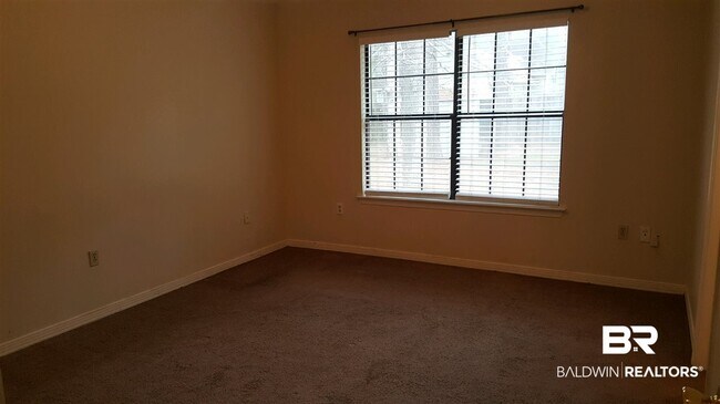 Building Photo - 103 Rainer Cir