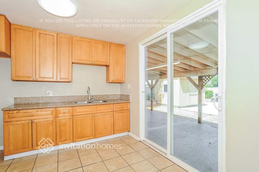 Building Photo - 10821 Rosecrans Ave