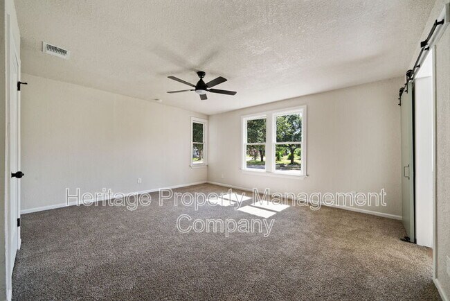 Building Photo - 603 E Evergreen St