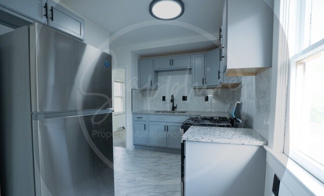 Building Photo - 2817 Monroe Ave