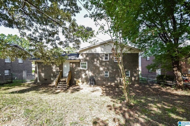 Building Photo - 2421 Etowah St