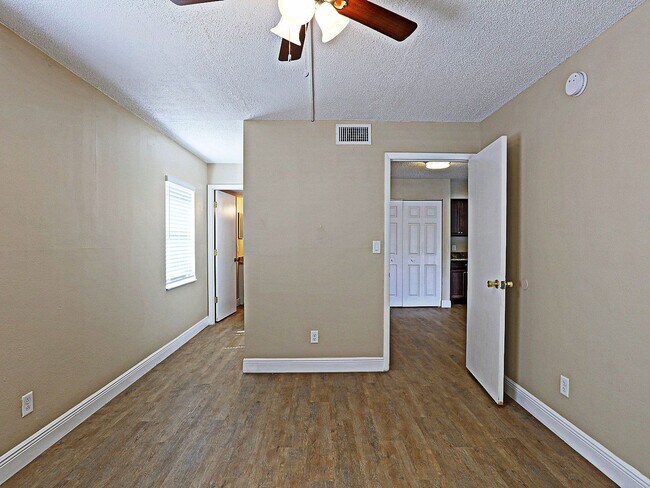 Building Photo - Mystic Gardens 5319-1905