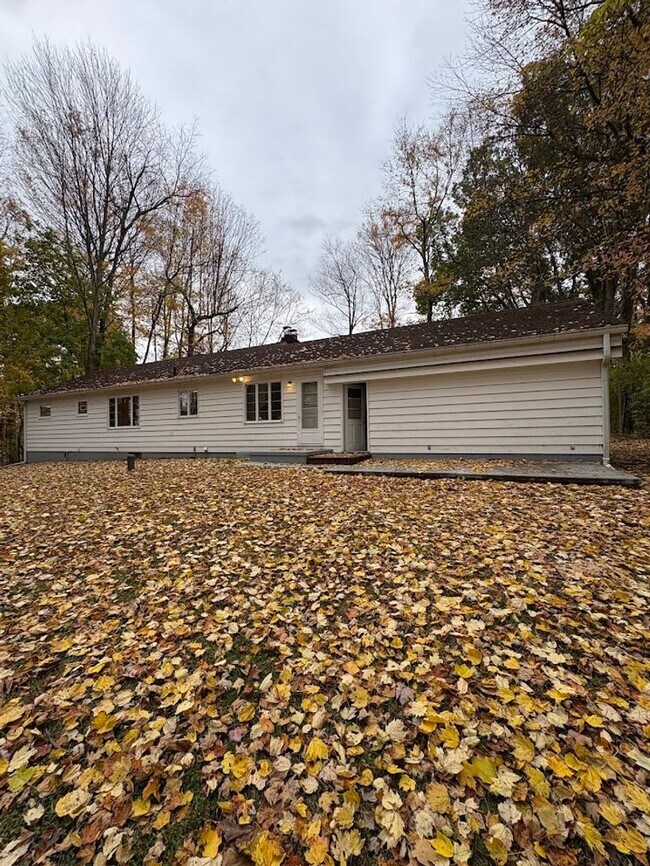 Building Photo - Two bedroom home for rent - Country living...