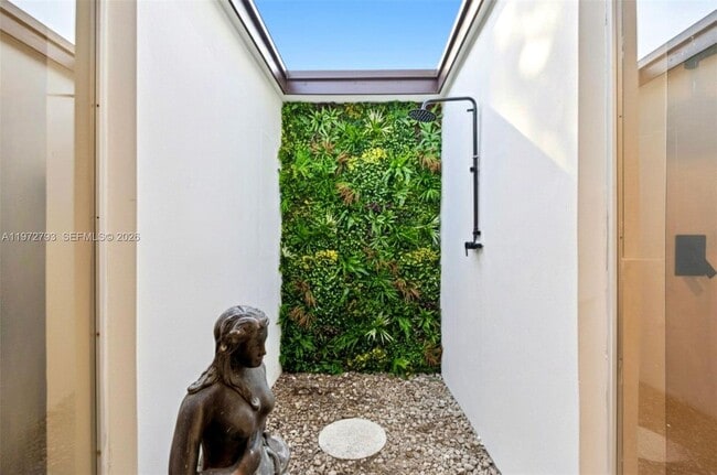 Building Photo - 1905 NW 62nd Terrace