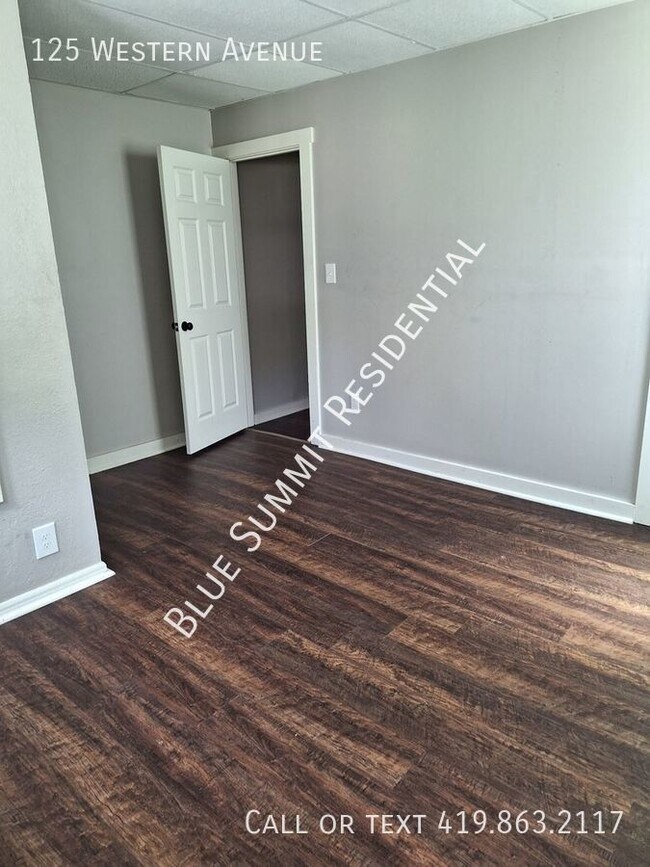 Building Photo - Adorable 1 Bedroom Double with a Bonus Room