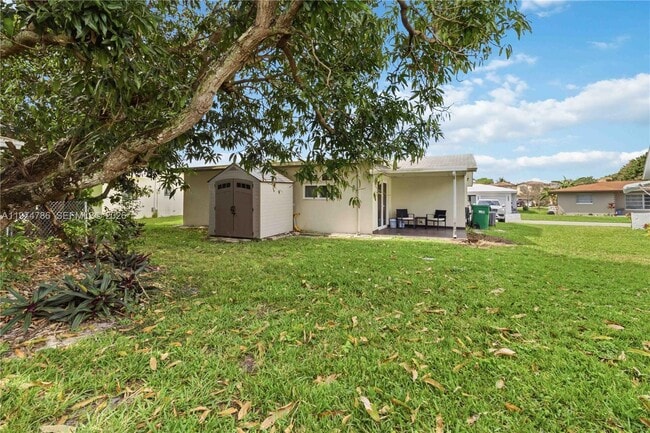 Building Photo - 5616 NW 48th Way