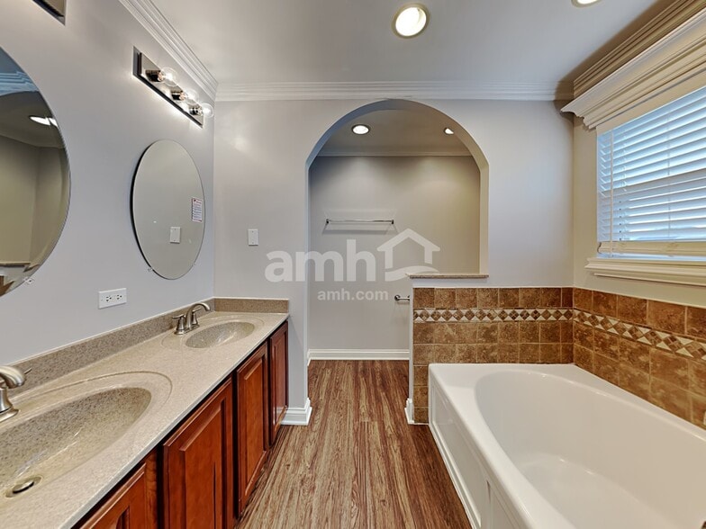 Building Photo - 2087 Kate Dr