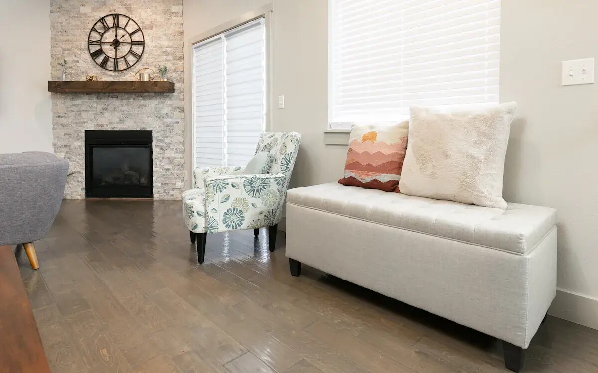 Building Photo - 913 Columbine Ave