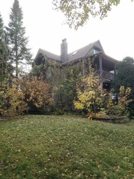 Primary Photo - 570 Laurel Ave