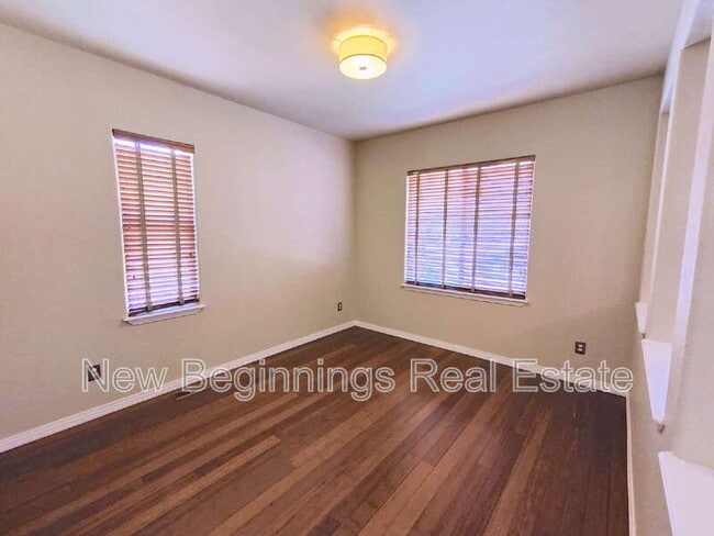 Building Photo - 8742 Stony Creek Dr