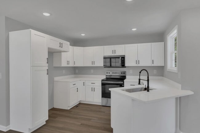 Building Photo - 164 S Ford St