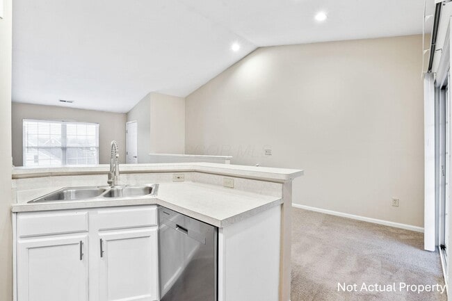 Building Photo - 4913 Stratford Pine Ln