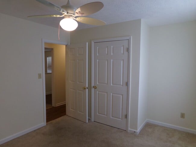 Building Photo - Just minutes from Cherry Point MCAS