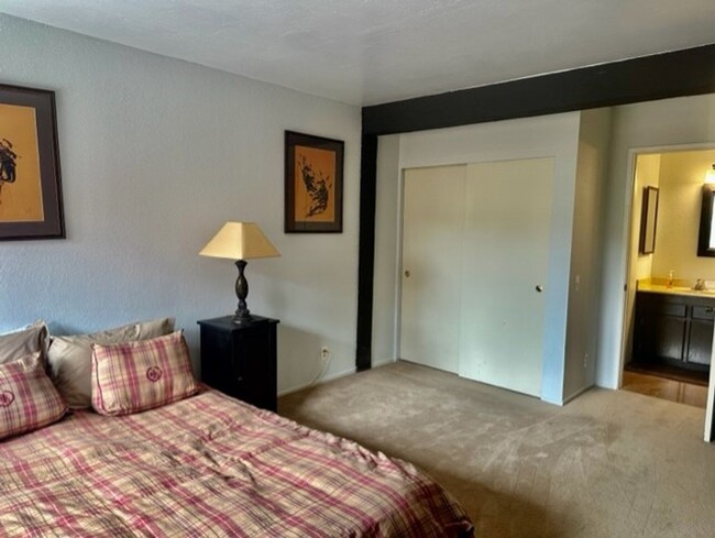 Building Photo - Stunning 2 Bed, 2 Bath Condo at Mammoth Sk...