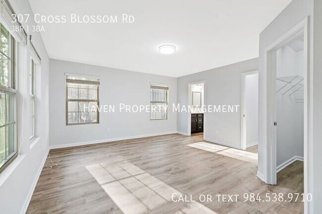 Building Photo - 307 Cross Blossom Rd