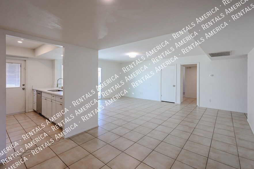 Building Photo - 5214 W Redfield Rd