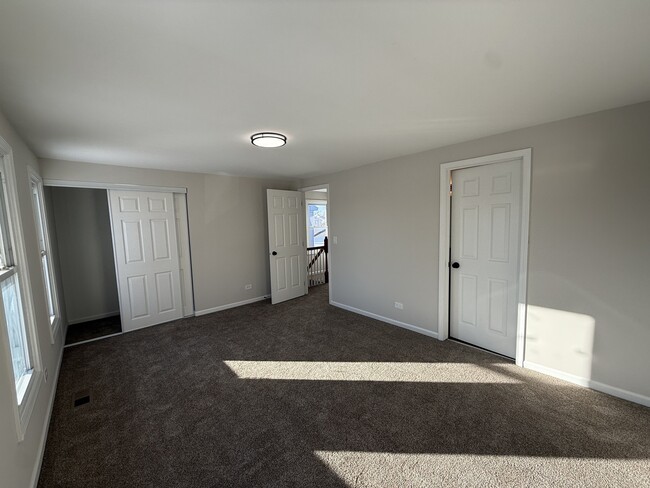 Building Photo - 1333 Petersburg Ct