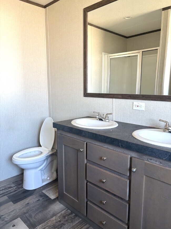 Building Photo - 150 Private Road 1610