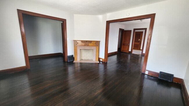 Building Photo - 10401 Homeworth Ave