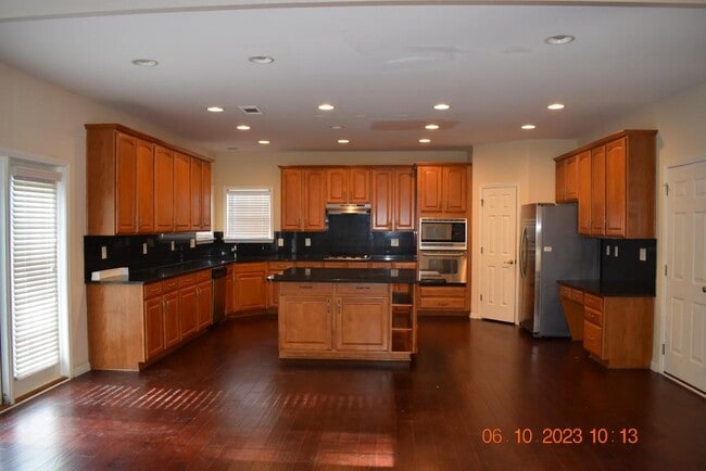 Building Photo - 2689 Heritage Oaks Cir