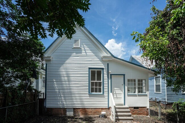 Building Photo - 410 3rd St