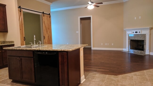 Building Photo - 742 Red Pine Dr