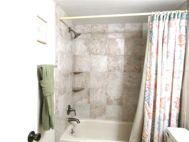 Building Photo - 5235 Willow Links