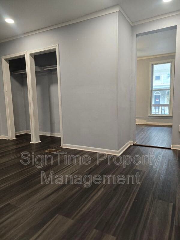 Building Photo - 235 Summit Ave