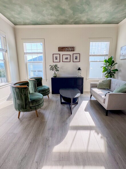 Building Photo - 24353 White Elm Pl