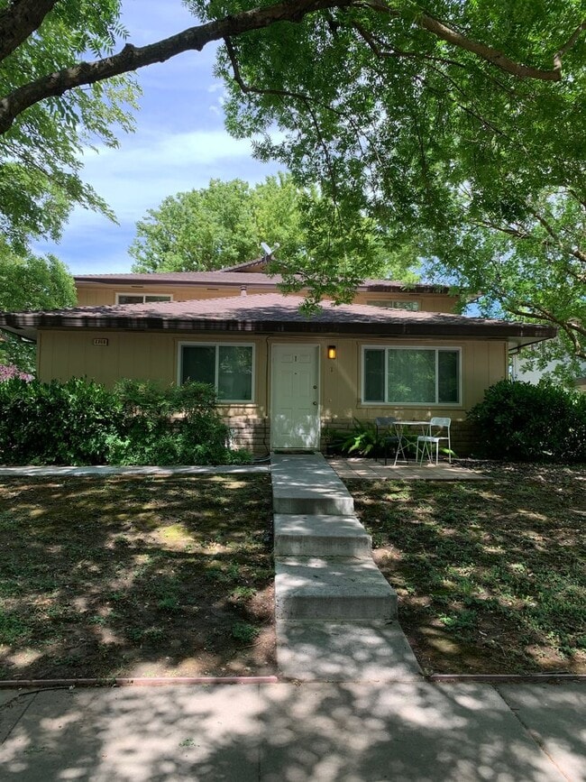 Building Photo - SINGLE STORY CONDO LOCATED IN NORTHEAST DAVIS