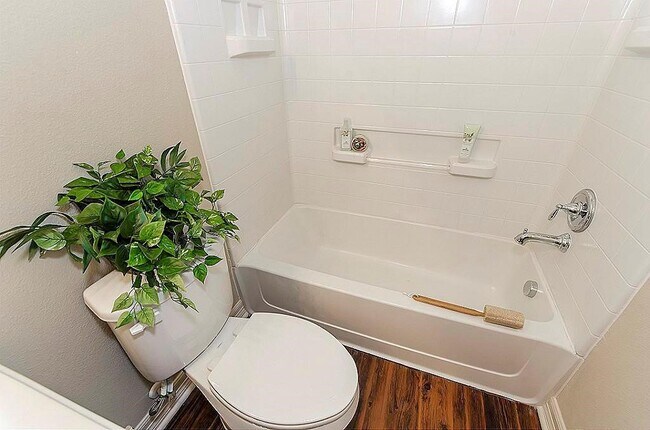 Building Photo - 64 Woodland Hills Dr