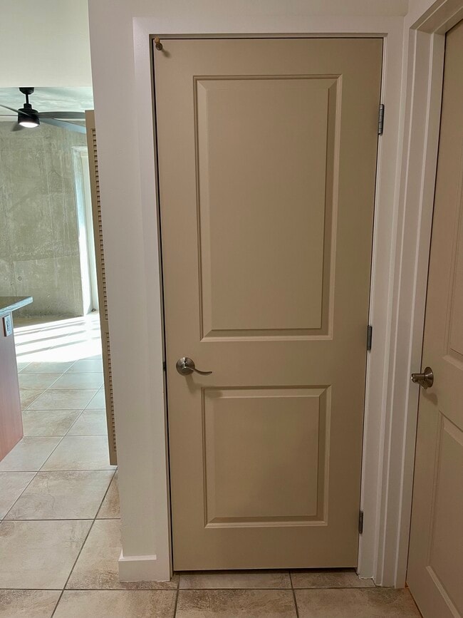 Building Photo - 1080 Park Blvd