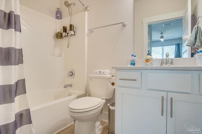 Building Photo - 229 Camellia Dr