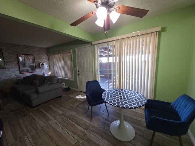 Building Photo - 230 Shadybrook Ln