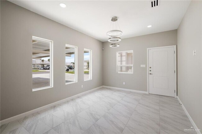 Building Photo - 29 Las Vistas Ln