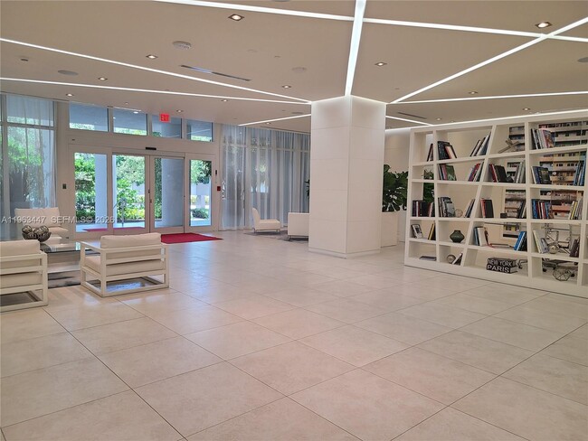Building Photo - 4250 Biscayne Blvd