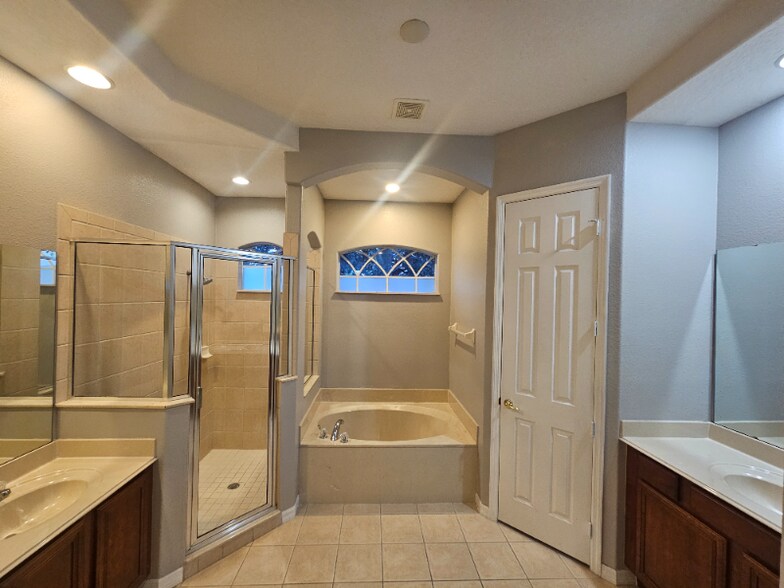 Building Photo - 1710 Swallowtail Ln