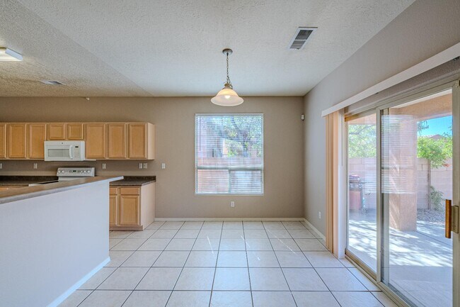 Building Photo - 1124 Calle Corvo NE