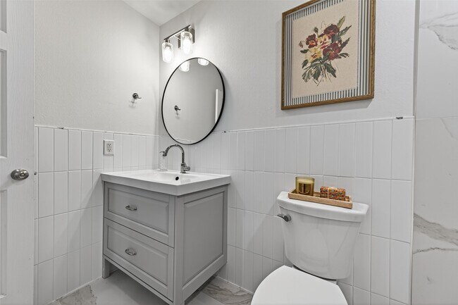 Building Photo - 16535 Oat Mill Dr