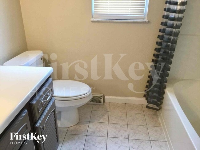 Building Photo - 1716 Eastwind Ct