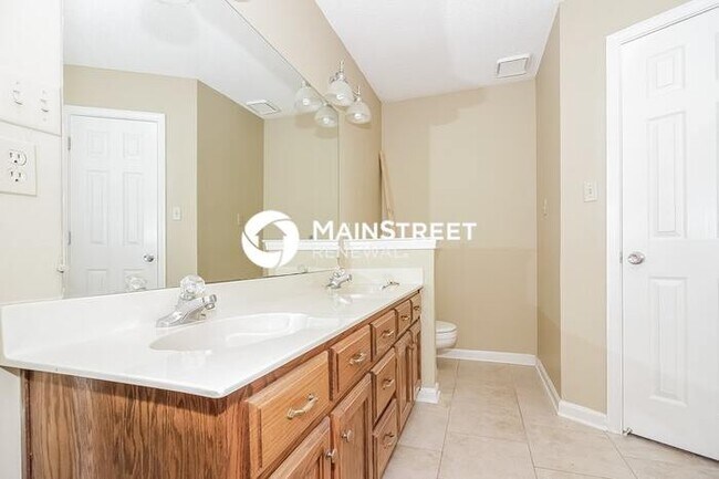 Building Photo - 4 Bedroom Pet-Friendly Home in Cordova, TN with Main Street Renewal