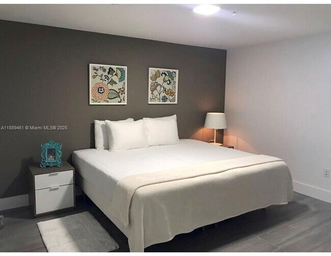 Building Photo - 400 Sunny Isles Blvd