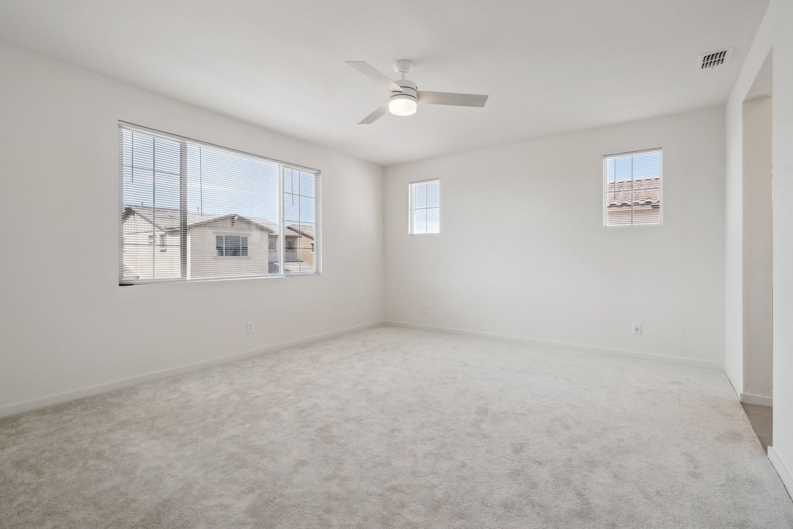 Building Photo - 21283 E Swan Dr