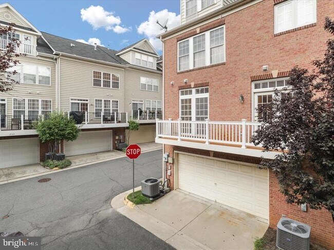 Building Photo - 7980 Vigne Ct